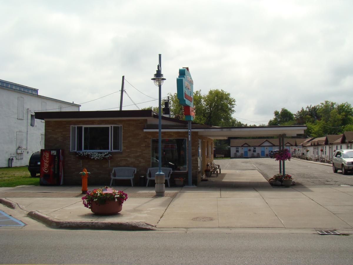 Long Ships Motel Sault Ste. Marie Exterior photo